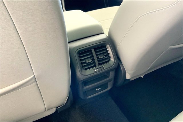 Certified 2023 Volkswagen Taos SE w/ Panoramic Sunroof Package image 34