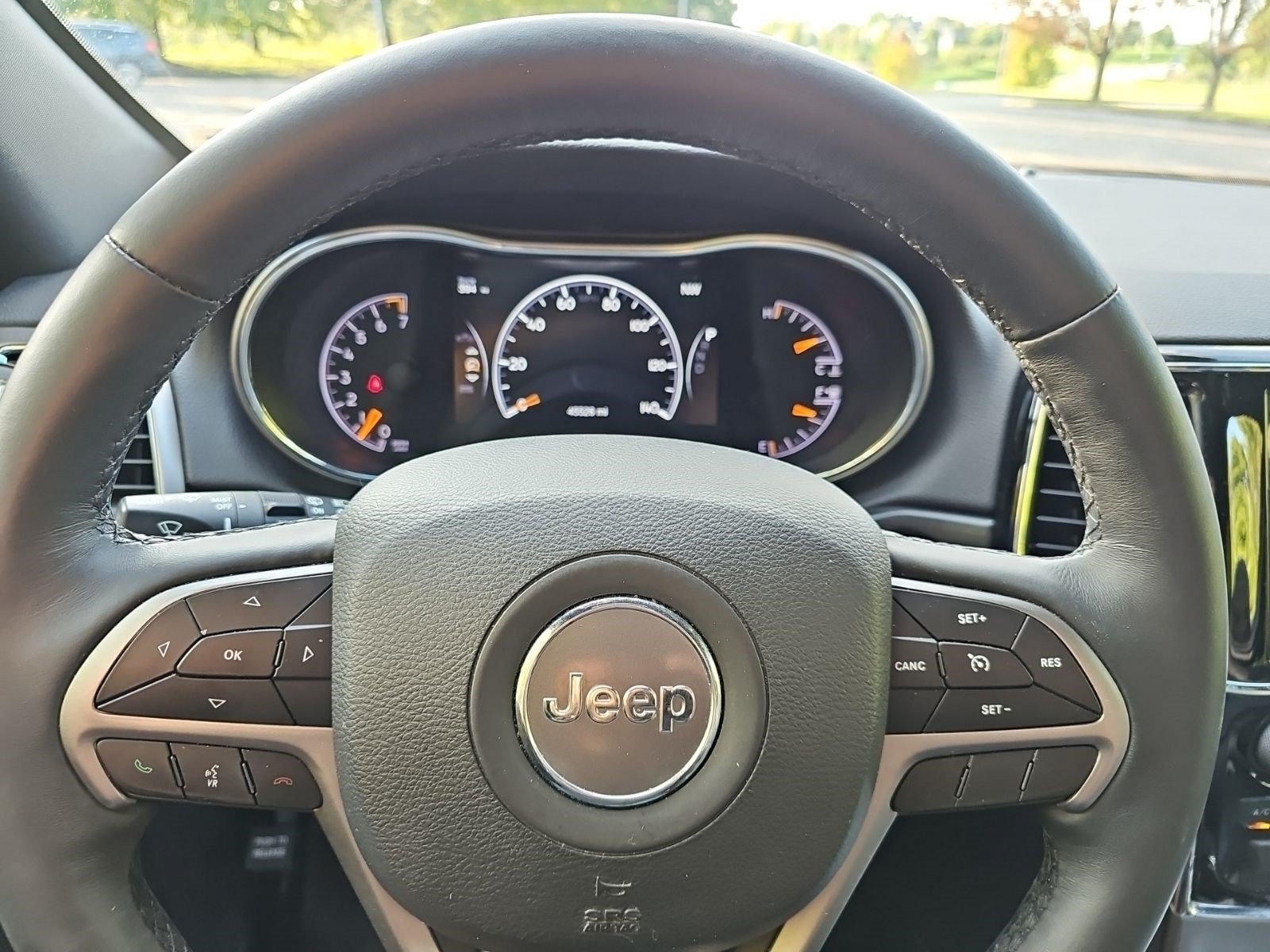 Used 2019 Jeep Grand Cherokee Limited w/ Trailer Tow Group IV AWD/4WD image 21