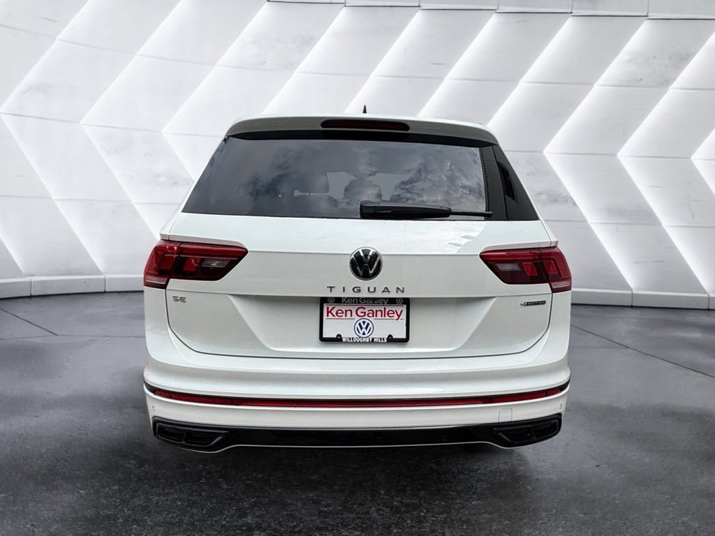 Used 2024 Volkswagen Tiguan SE R-Line AWD/4WD image 3