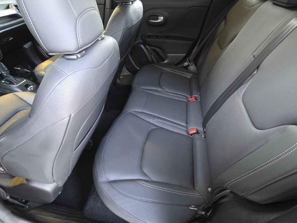 Used 2023 Jeep Renegade Limited AWD/4WD image 9