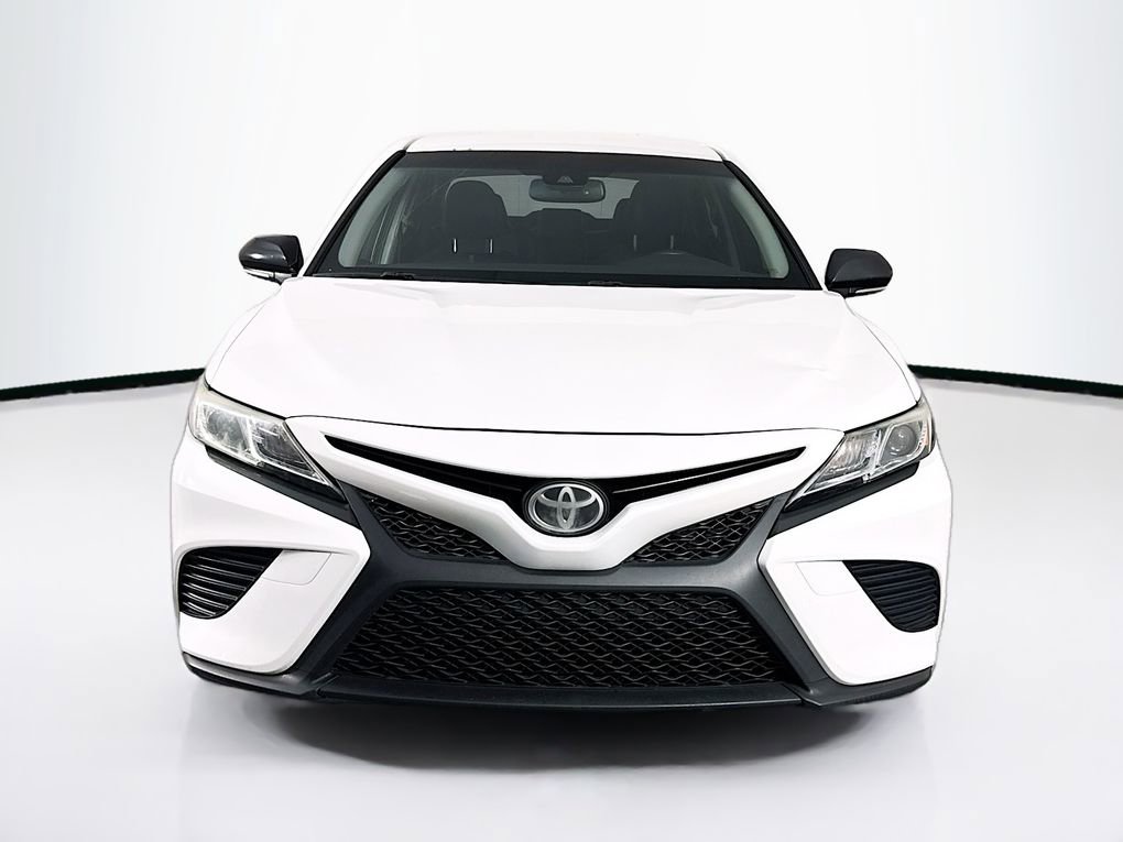 Used 2018 Toyota Camry SE w/ Convenience Package image 2