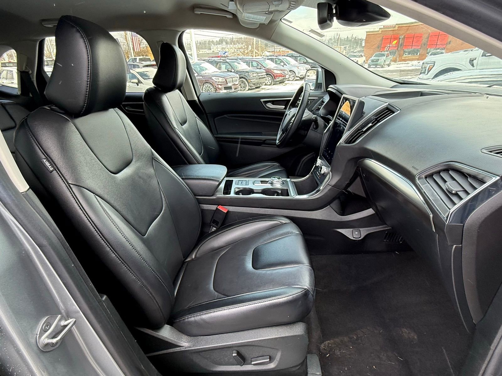 Used 2022 Ford Edge Titanium image 16