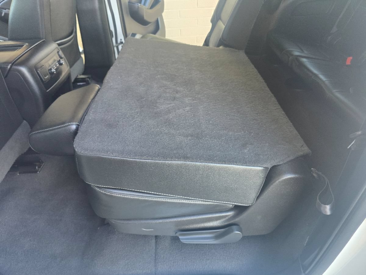 Used 2020 Chevrolet Suburban LT RWD image 25