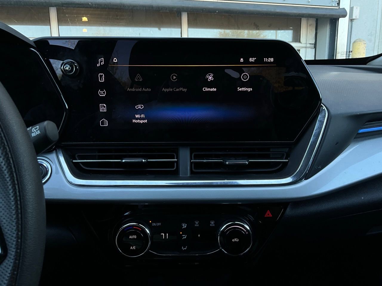 Used 2025 Chevrolet Trax LT image 24