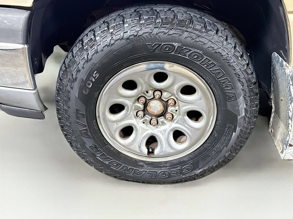 Used 2005 Chevrolet Silverado 1500 LS AWD/4WD image 34