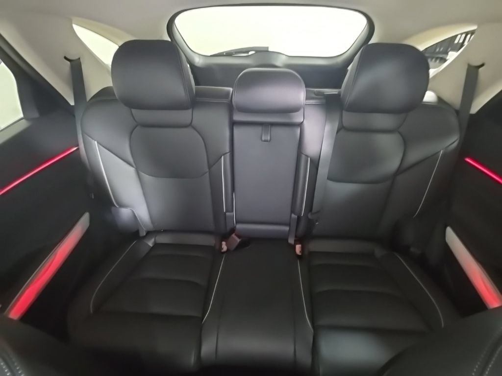 New 2027 Genesis GV70 2.5T Advanced AWD/4WD image 25