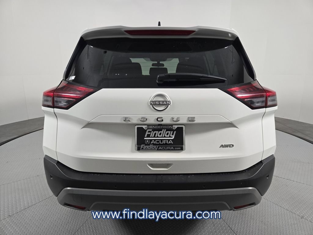 Used 2023 Nissan Rogue S image 5