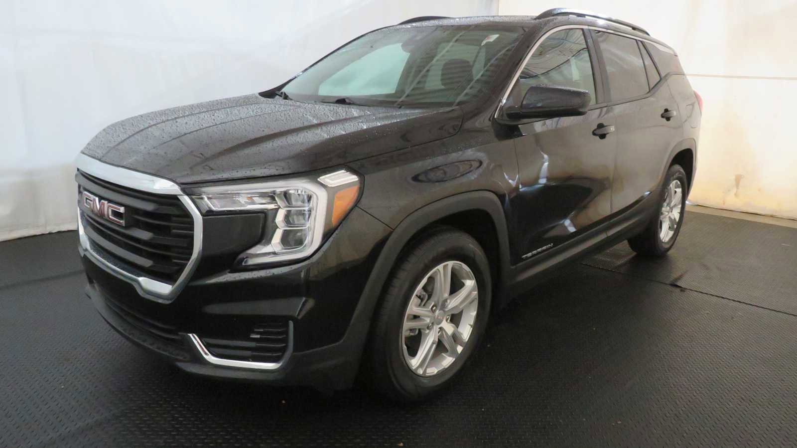 Used 2022 GMC Terrain SLE w/ Driver Convenience Package