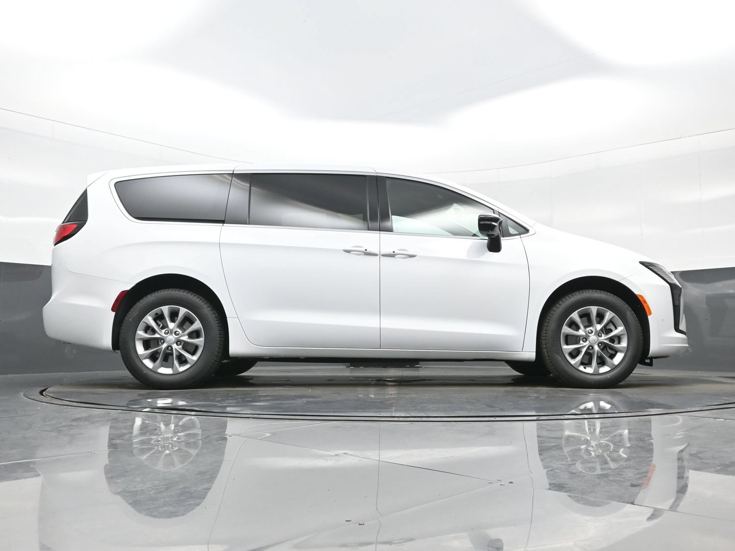 New 2027 Chrysler Pacifica Select AWD/4WD image 20