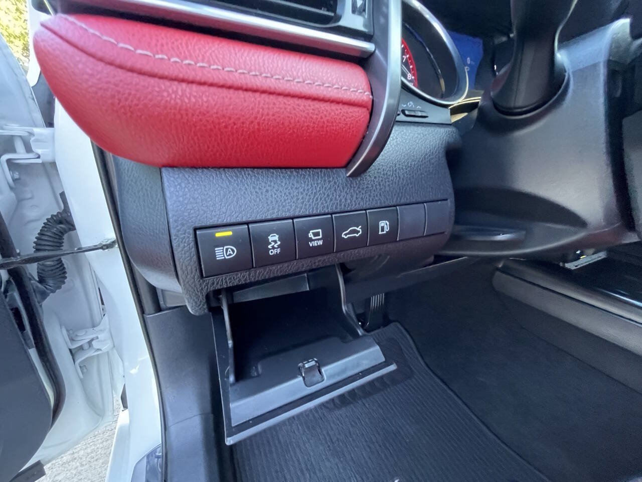 Used 2018 Toyota Camry XSE w/ Audio Package FWD image 7