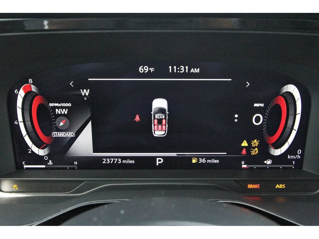 Used 2024 Nissan Pathfinder Platinum FWD image 20