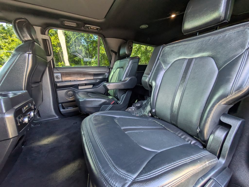 Used 2018 Ford Expedition Limited w/ Equipment Group 301A RWD image 13