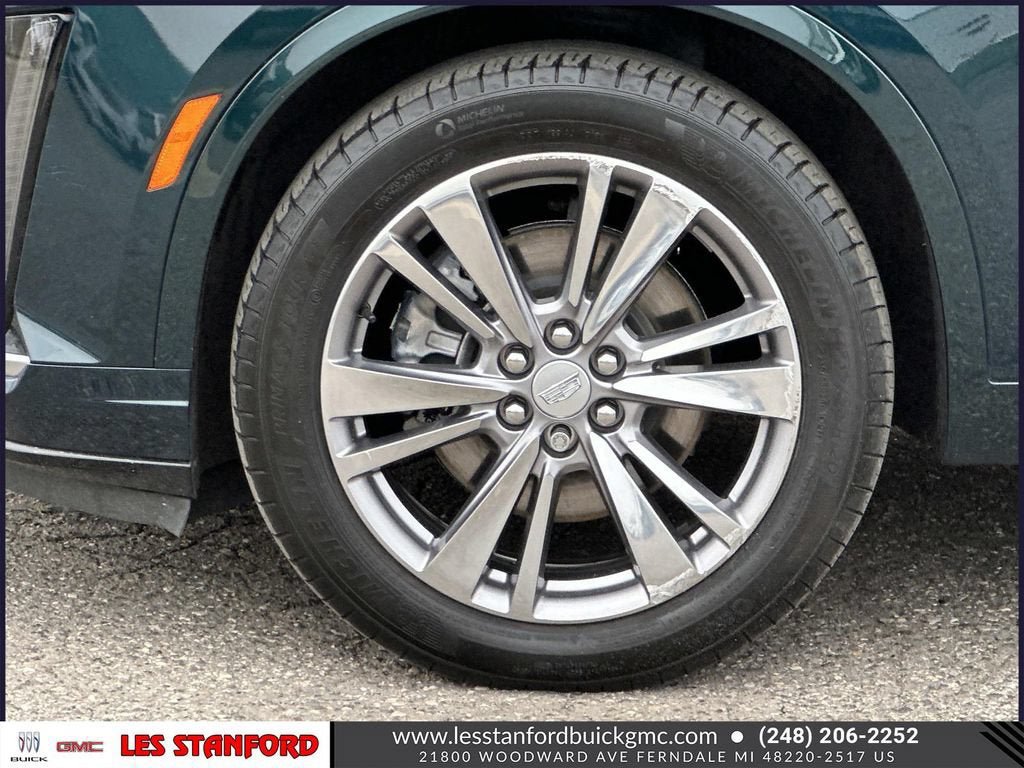 Certified 2025 Cadillac XT6 Premium Luxury AWD/4WD image 10