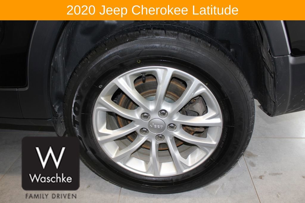 Used 2020 Jeep Cherokee Latitude w/ Cold Weather Group image 12