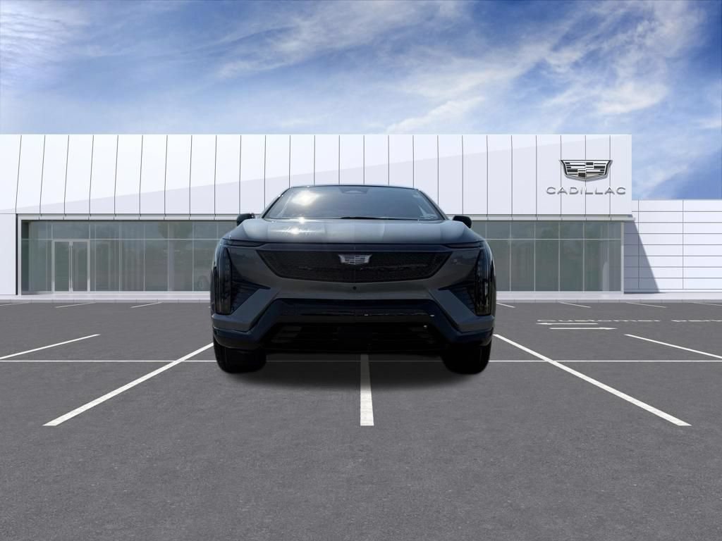 Certified 2025 Cadillac Optiq Sport 2 w/ LPO, Floor Liner Package AWD/4WD image 8