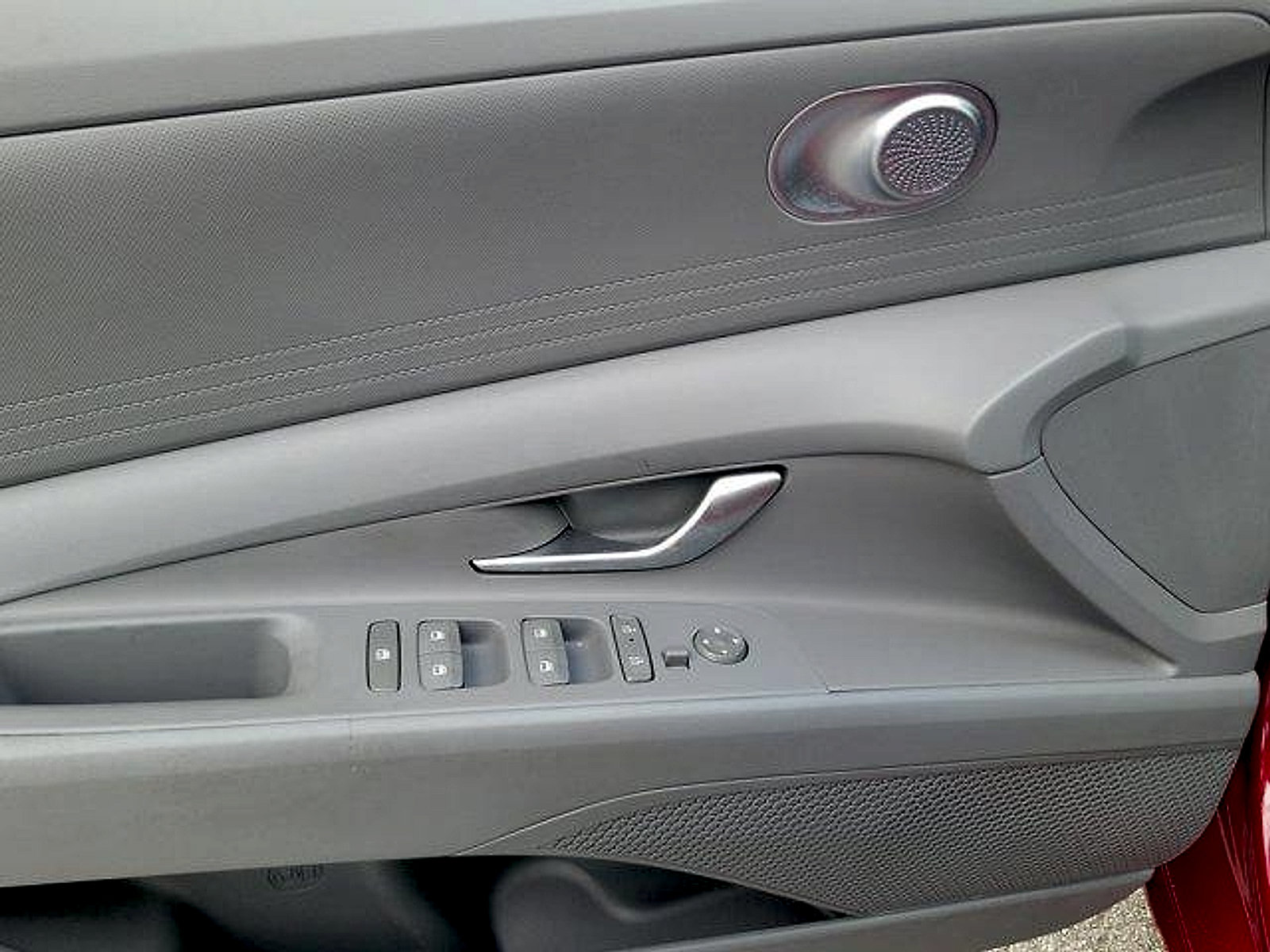 Certified 2025 Hyundai Elantra SE w/ Cargo Package FWD image 19