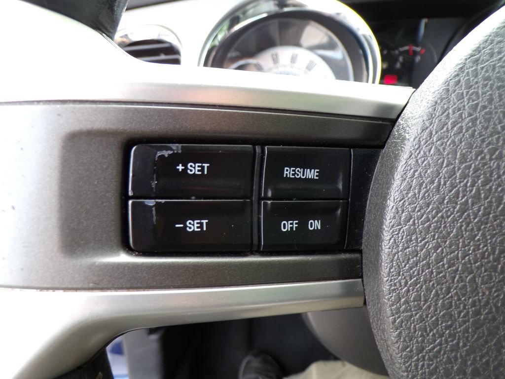 Used 2010 Ford Mustang GT RWD image 29