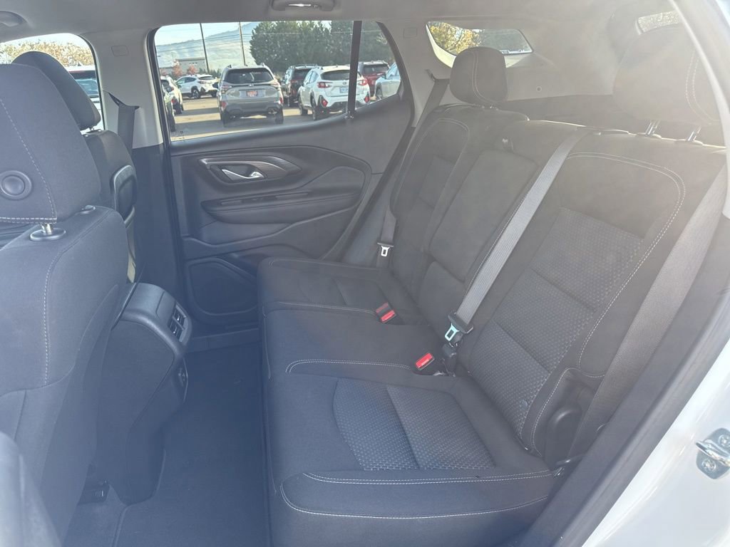Used 2022 GMC Terrain SLE image 11