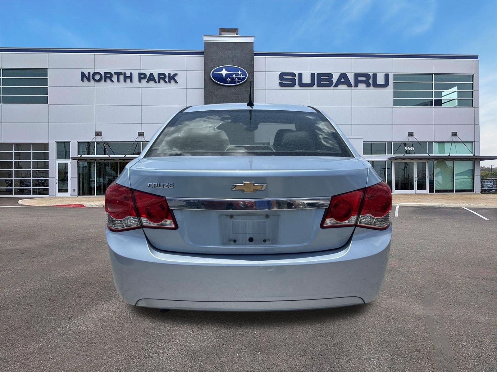 Used 2012 Chevrolet Cruze LS w/ Connectivity Package FWD image 4