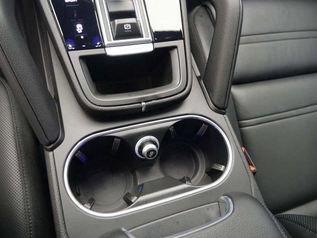 Certified 2023 Porsche Cayenne Platinum Edition AWD/4WD image 44