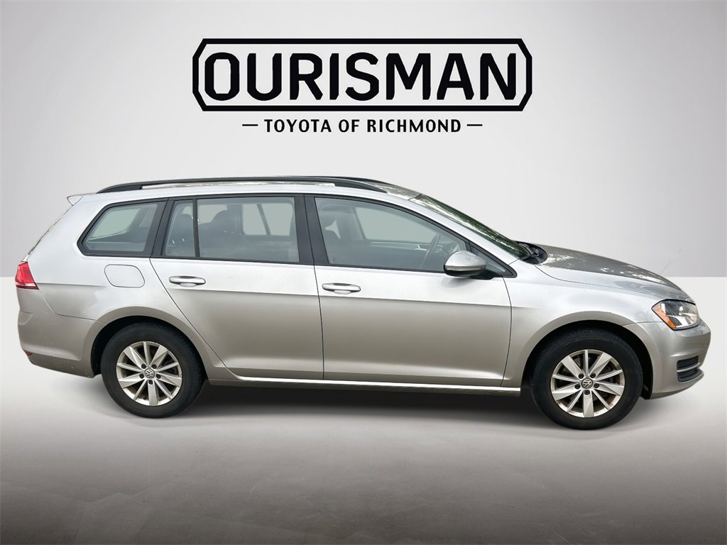 Used 2016 Volkswagen Golf S image 2