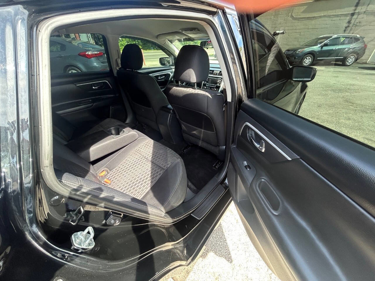 Used 2018 Nissan Altima 2.5 SV FWD image 8