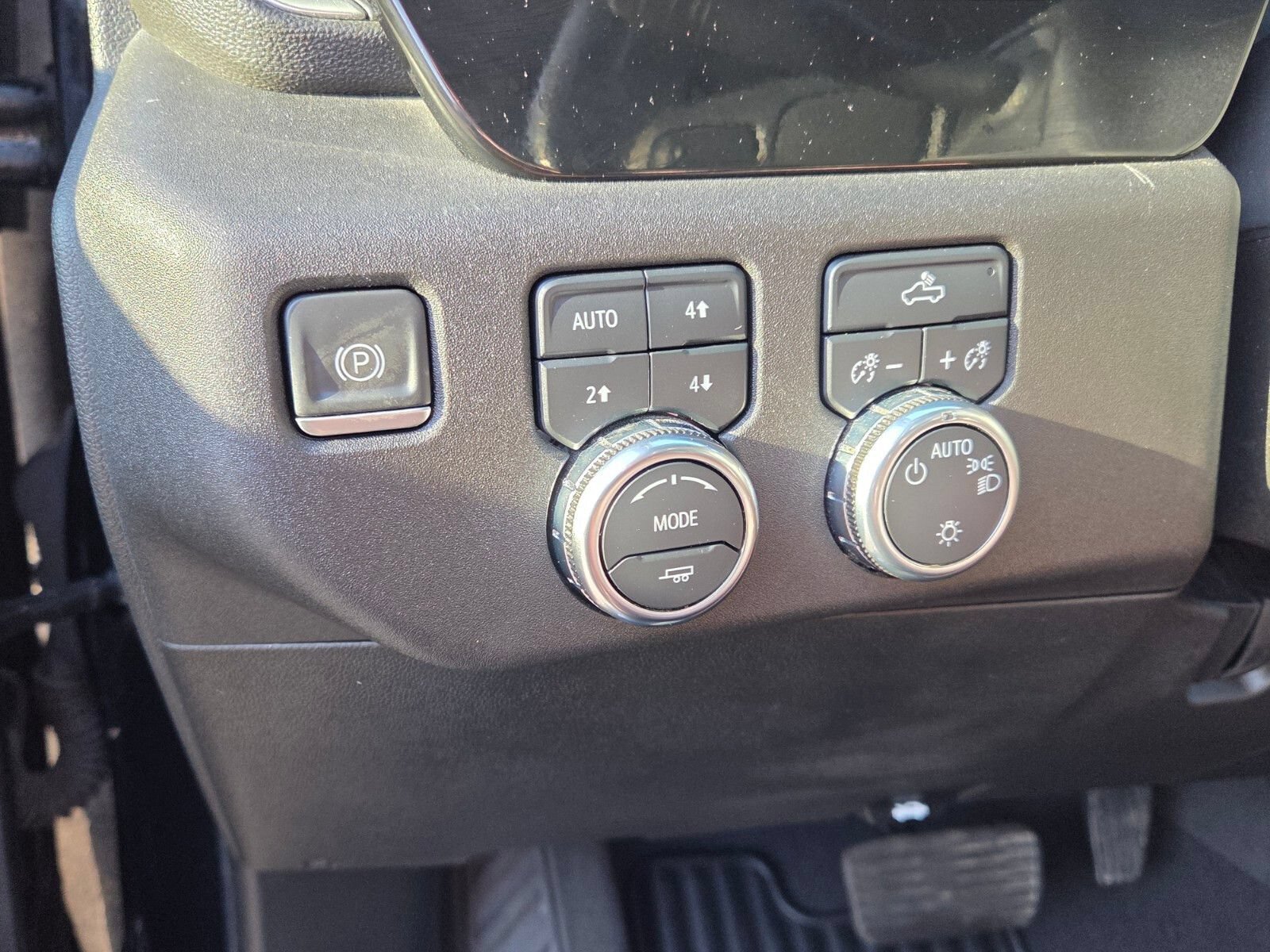 Used 2022 GMC Sierra 1500 SLE w/ X31 Off-Road Package AWD/4WD image 28