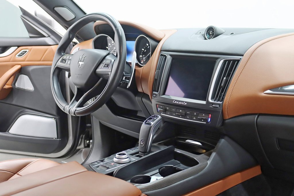 Used 2020 Maserati Levante GranSport image 32