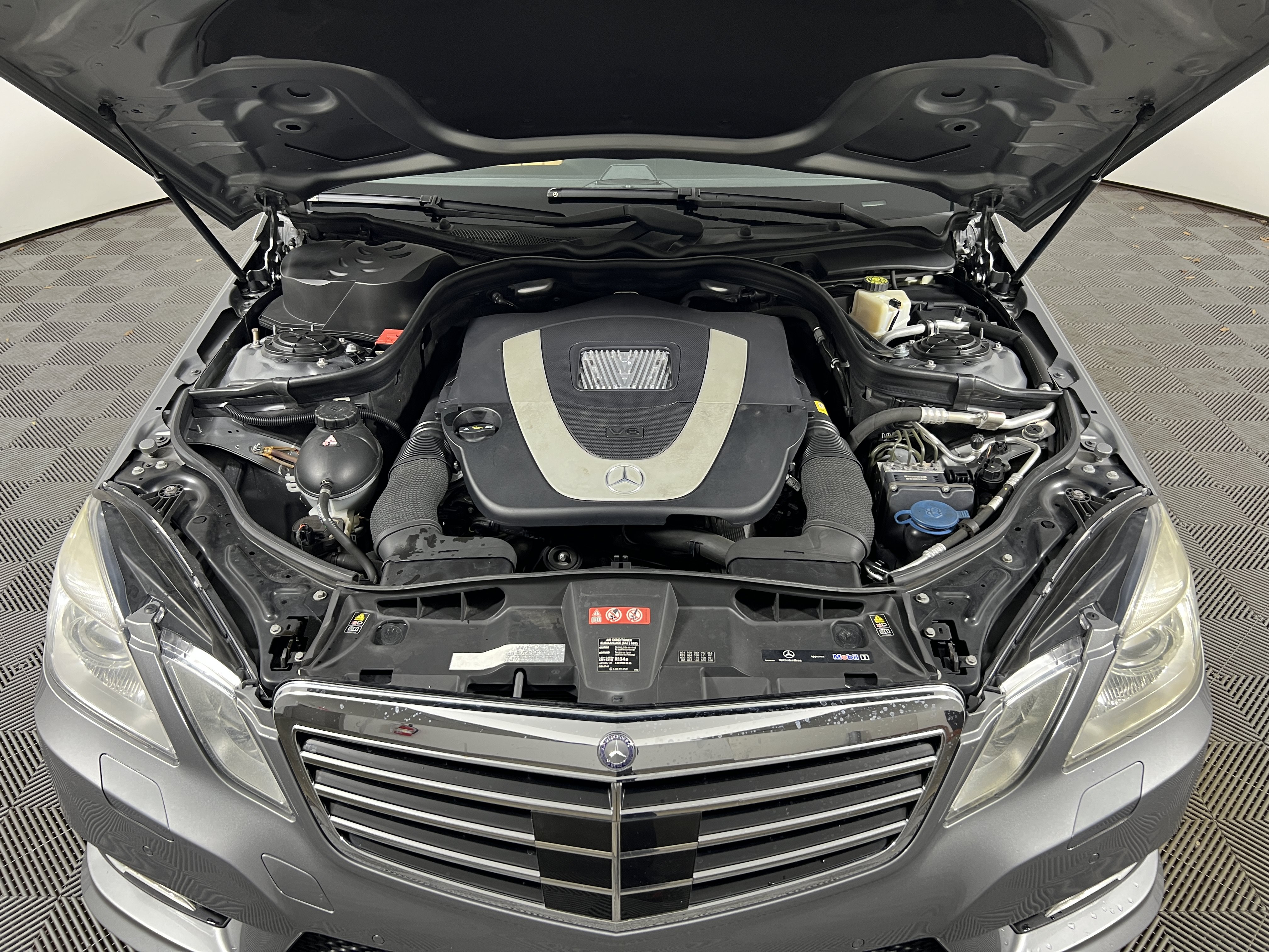 Used 2010 Mercedes-Benz E 350 Sedan image 20