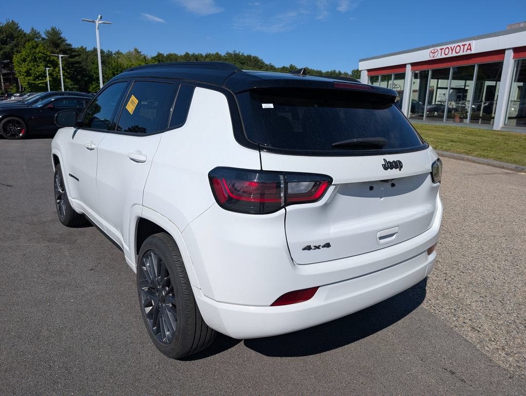 Used 2022 Jeep Compass High Altitude AWD/4WD image 3