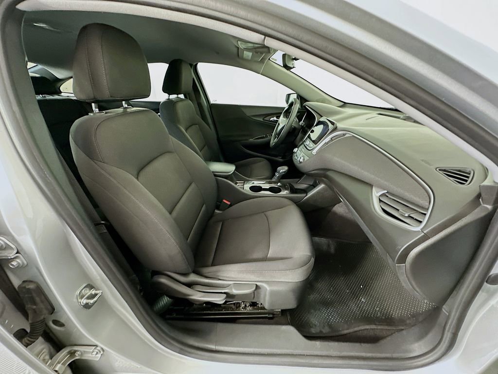 Used 2021 Chevrolet Malibu LS image 26