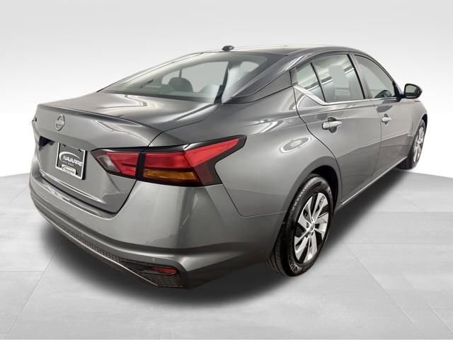 Used 2025 Nissan Altima 2.5 S image 9