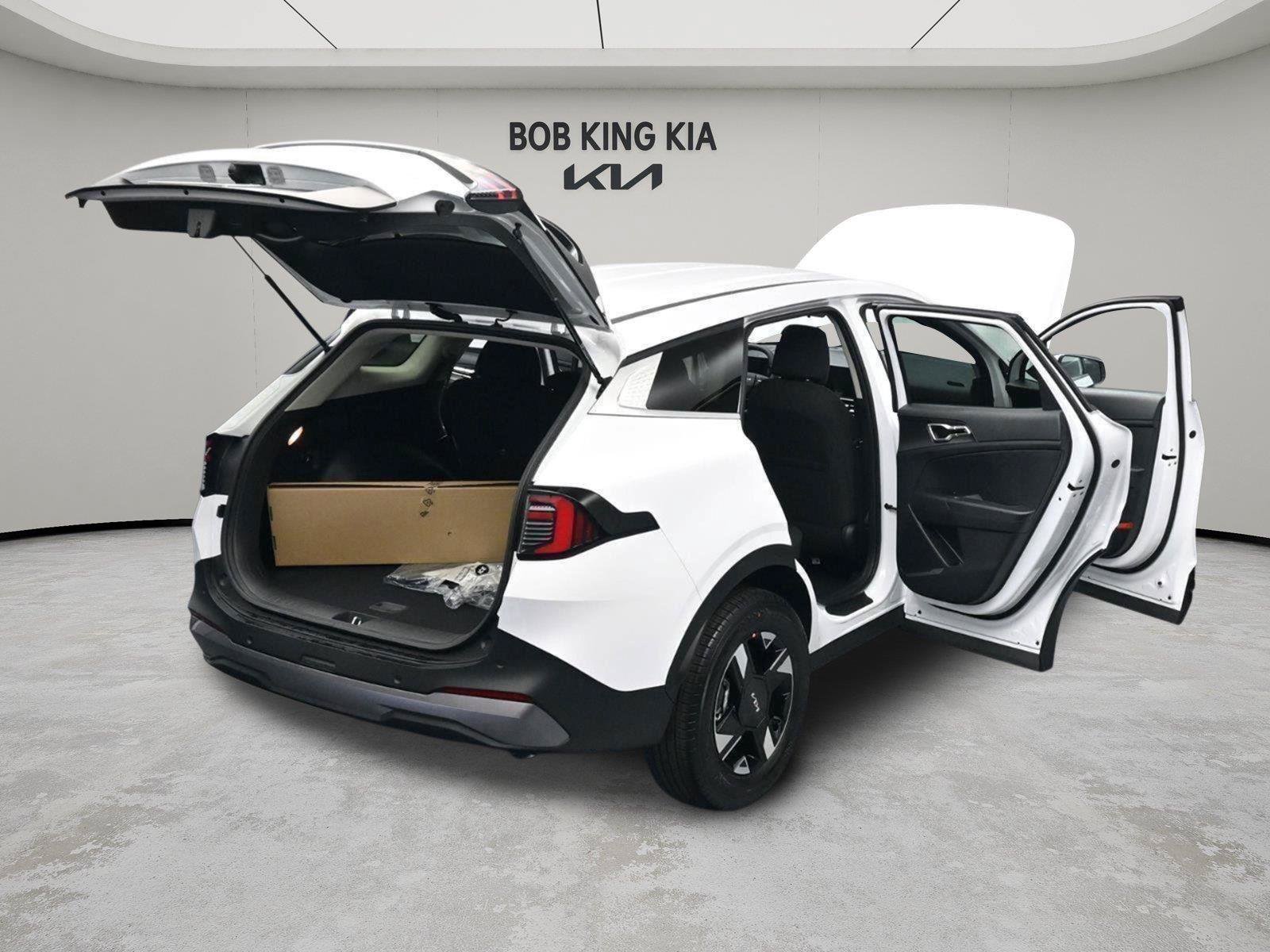 New 2026 Kia Sportage LX w/ LX Convenience Package AWD/4WD image 7