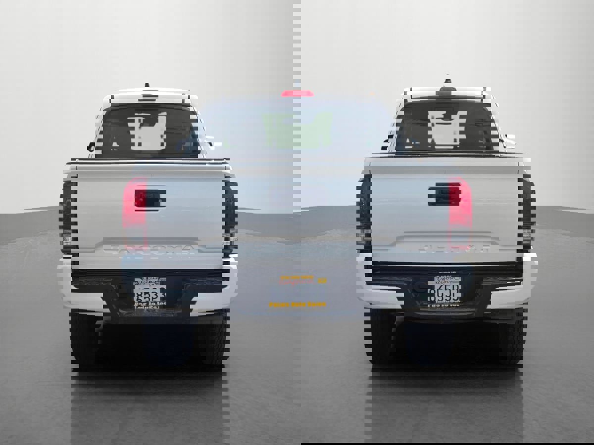 Used 2022 Toyota Tacoma SR image 5