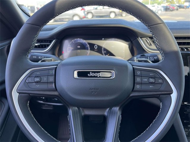 Certified 2025 Jeep Grand Cherokee Laredo X w/ Luxury Tech Group I image 17