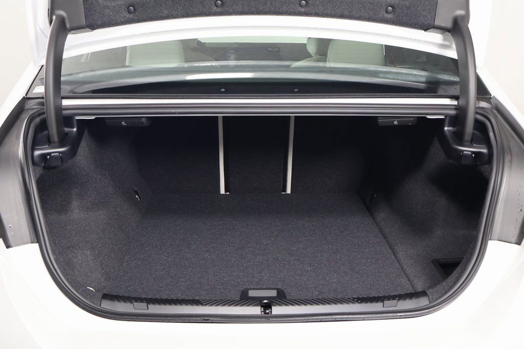 New 2026 BMW i5 eDrive40 w/ Executive Package image 8