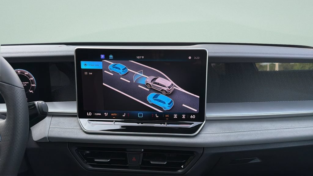 New 2026 Volkswagen Tiguan SE R-Line FWD image 12