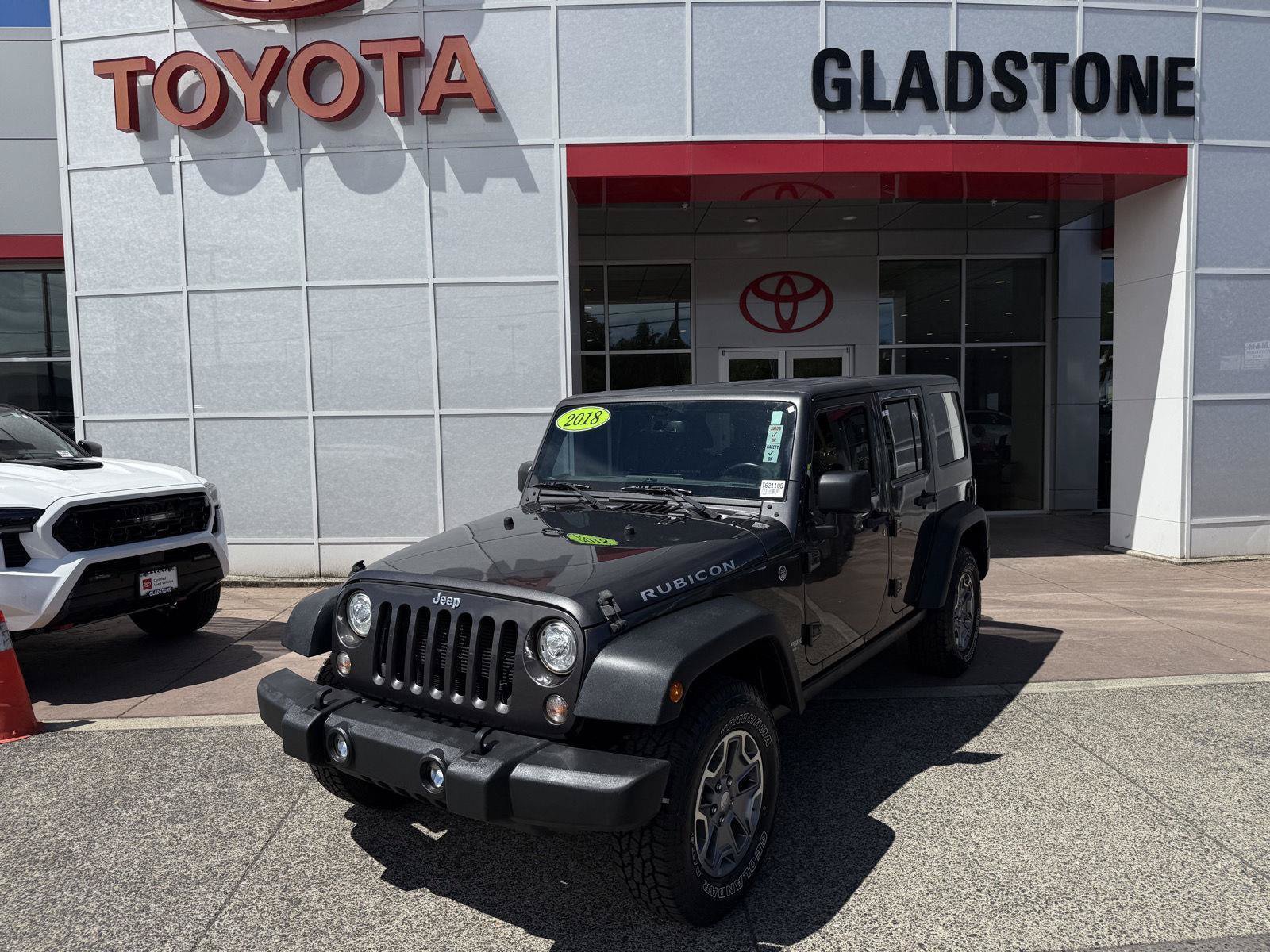 Used 2018 Jeep Wrangler Unlimited Rubicon w/ Connectivity Group AWD/4WD image 1