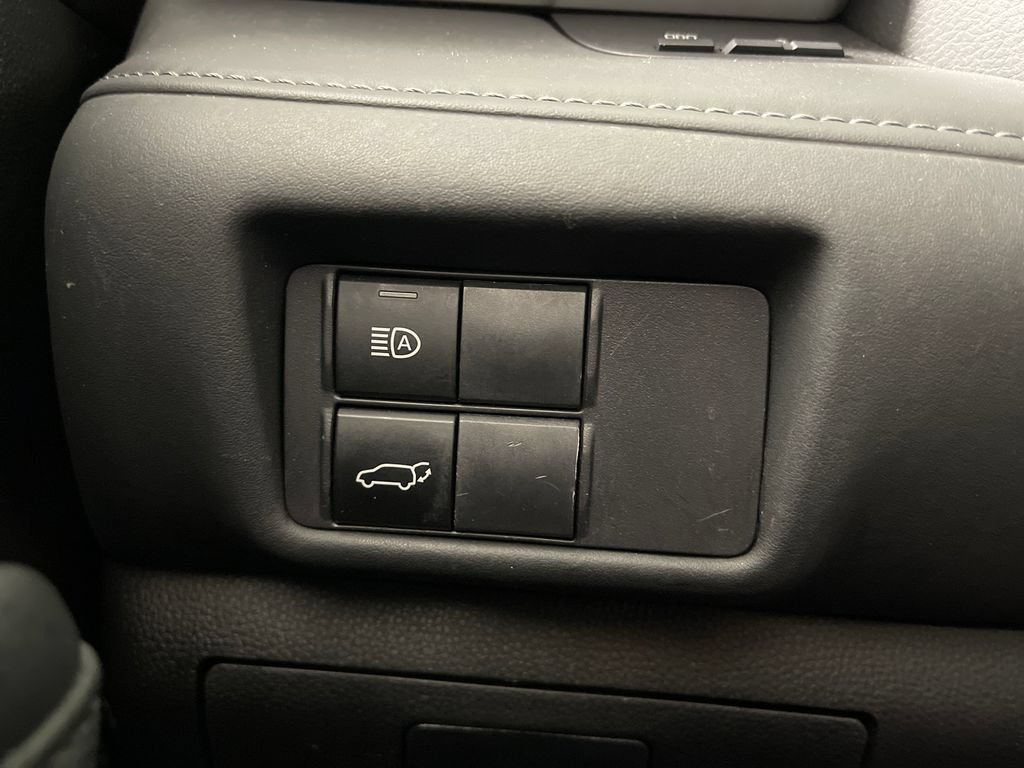 Used 2022 Toyota Highlander XLE FWD image 30