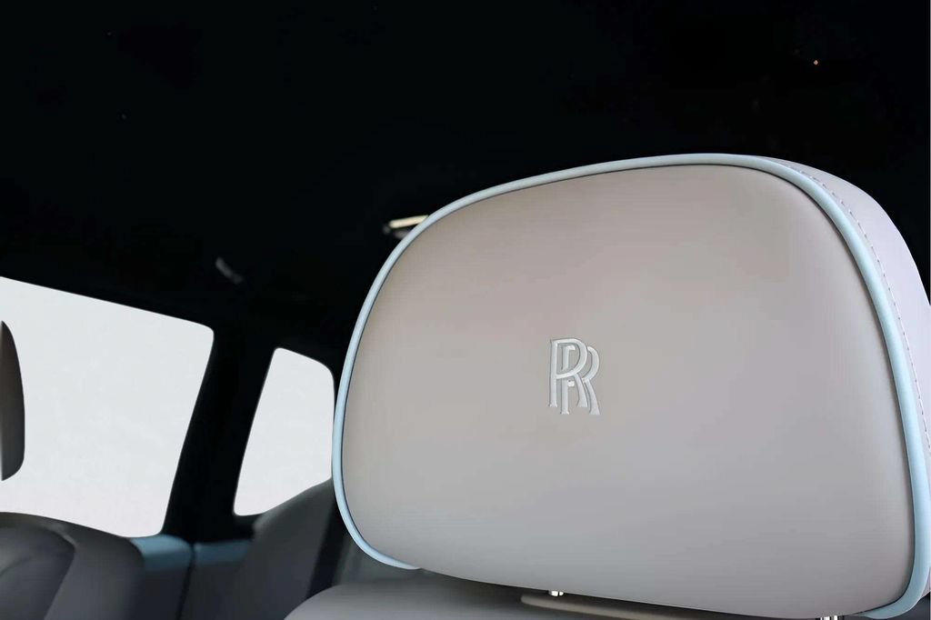 New 2027 Rolls-Royce Cullinan Black Badge AWD/4WD image 5