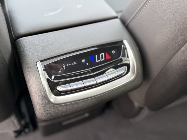 New 2025 Cadillac XT6 Luxury image 11