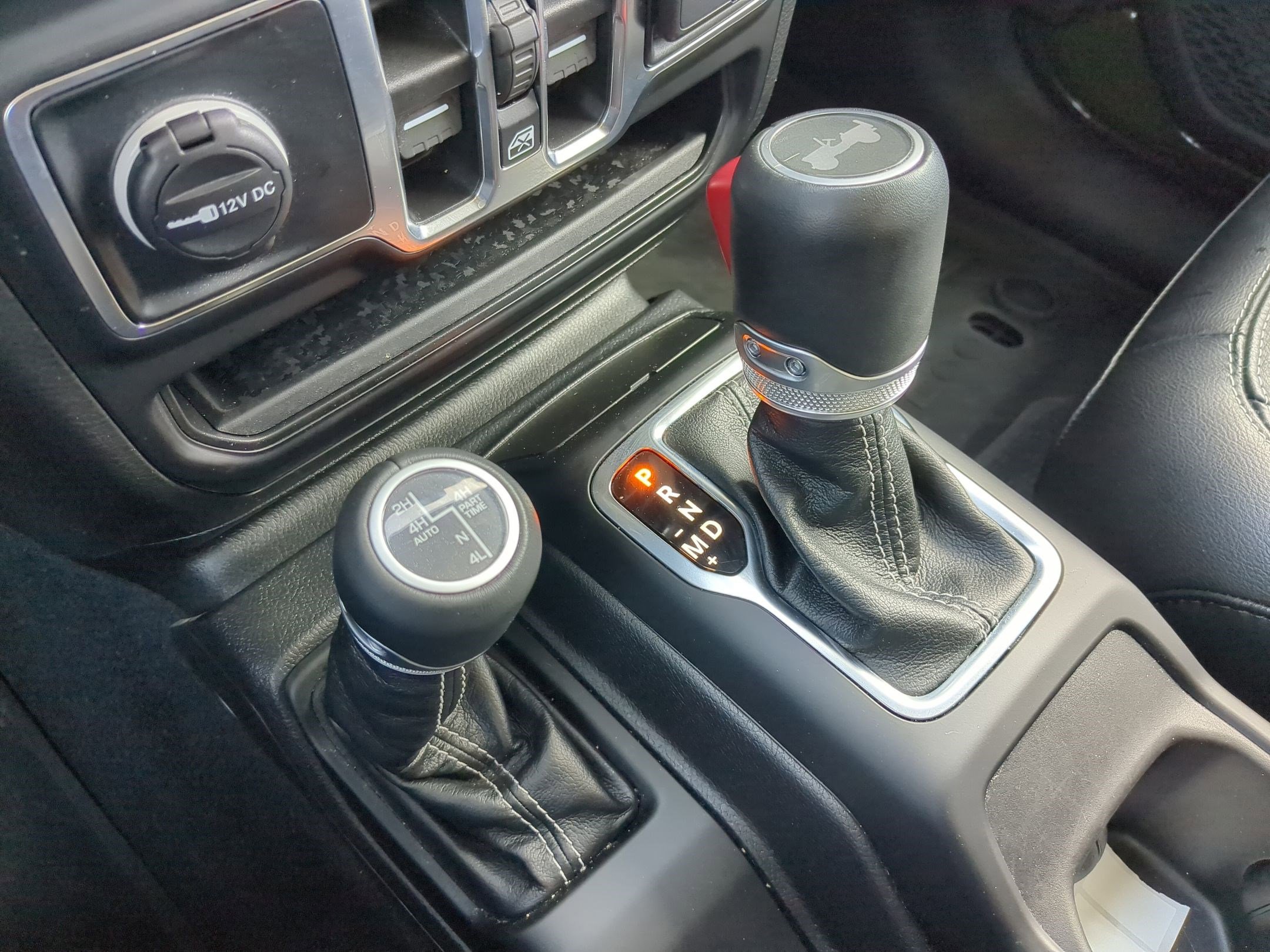 Used 2023 Jeep Wrangler Sahara w/ Cold Weather Group image 28