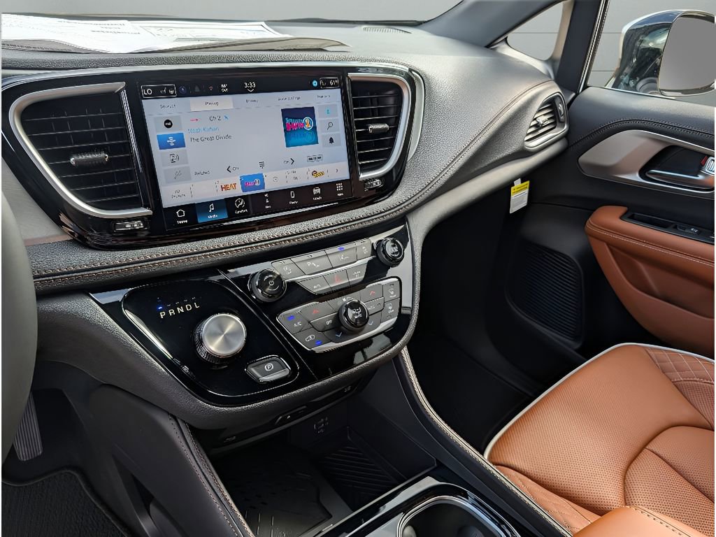 New 2026 Chrysler Pacifica Pinnacle image 23