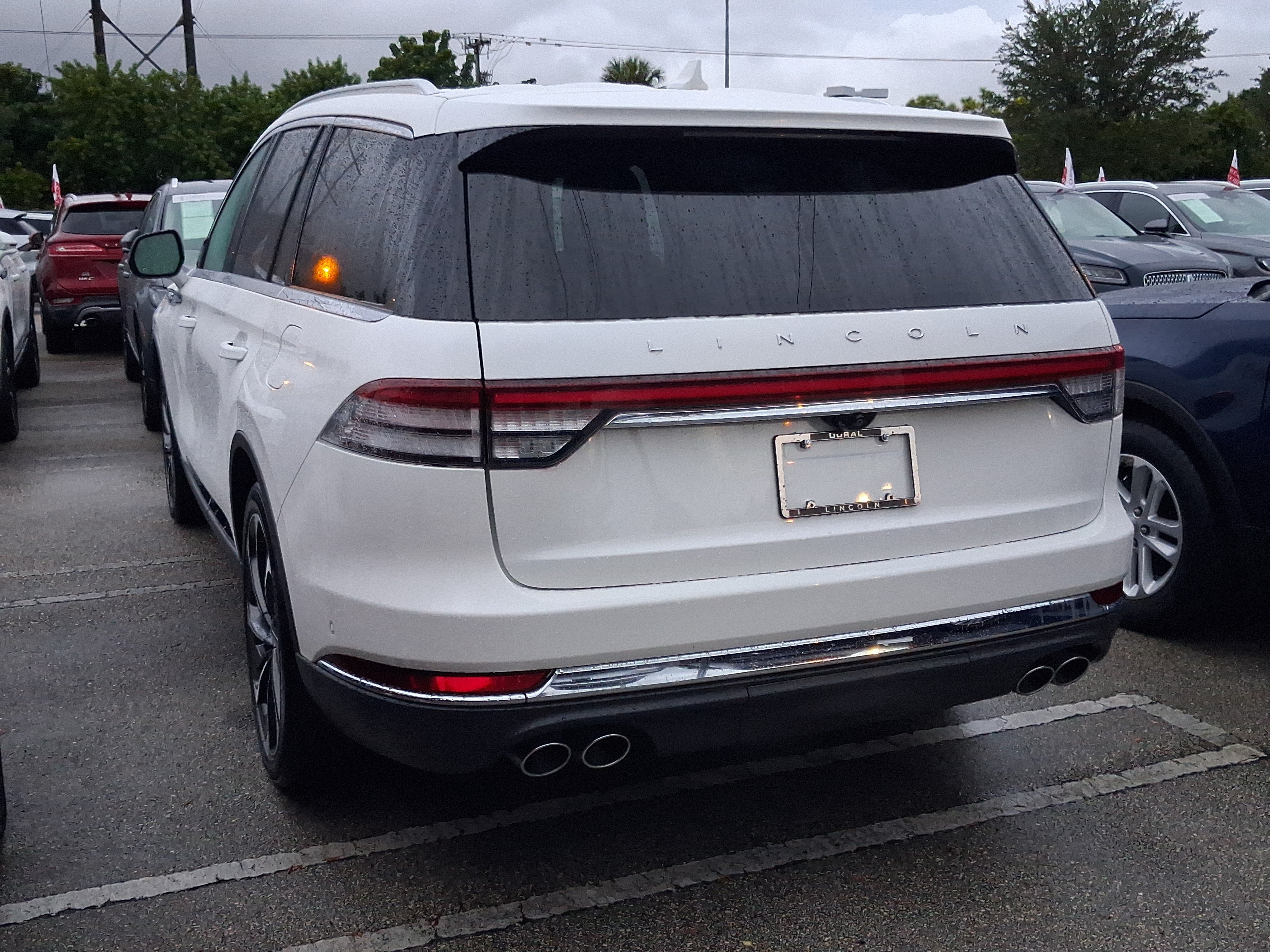 Certified 2024 Lincoln Aviator Reserve w/ Equipment Group 201A RWD image 3