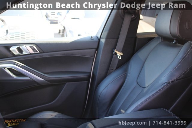 Used 2022 BMW X6 xDrive40i w/ M Sport Package image 30