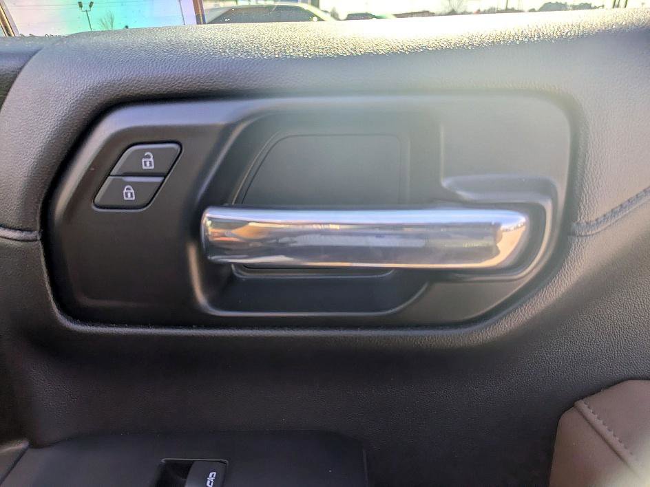 Used 2022 Chevrolet Silverado 1500 High Country w/ Technology Package image 35