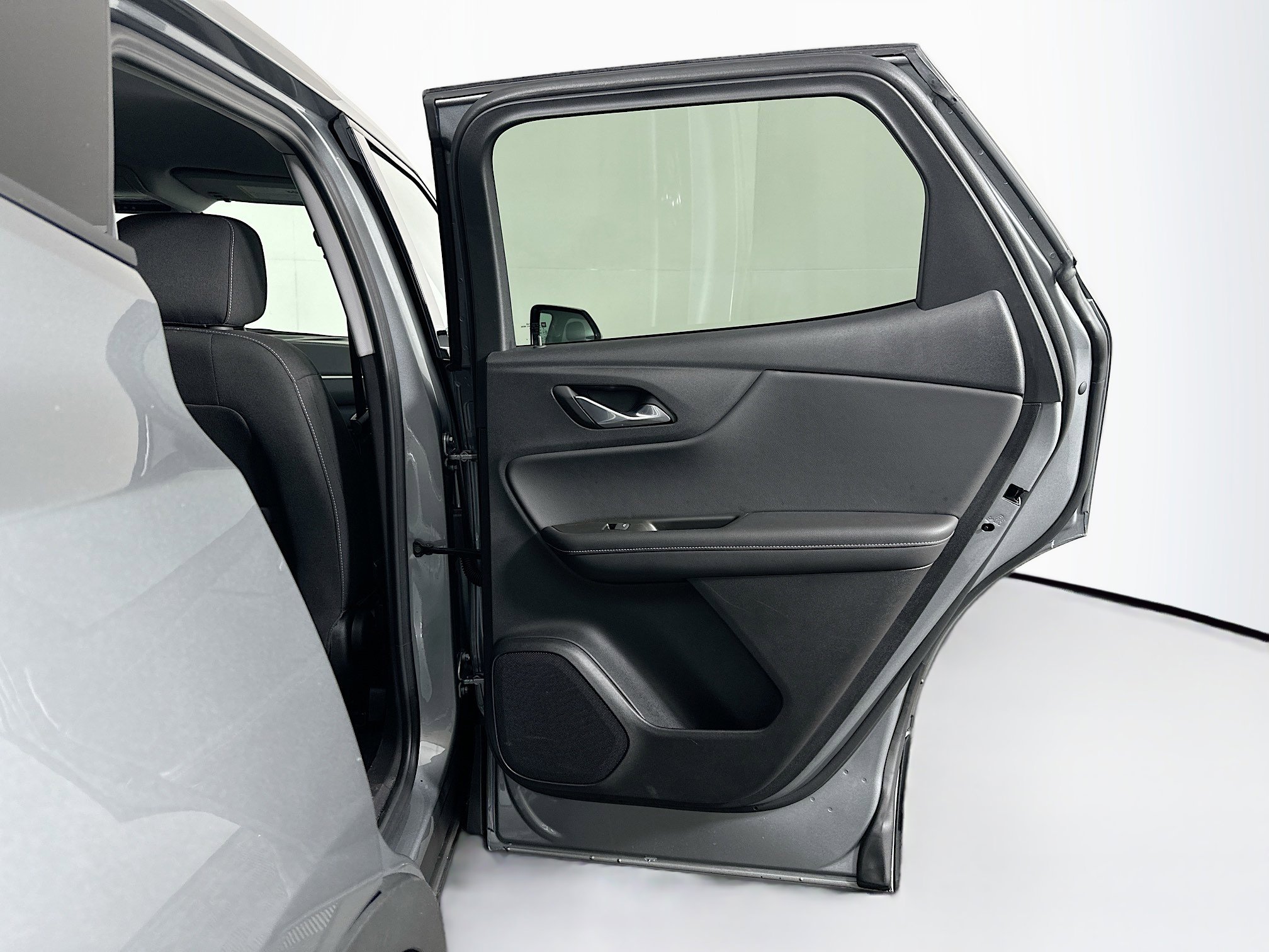 Used 2025 Chevrolet Blazer LT image 30