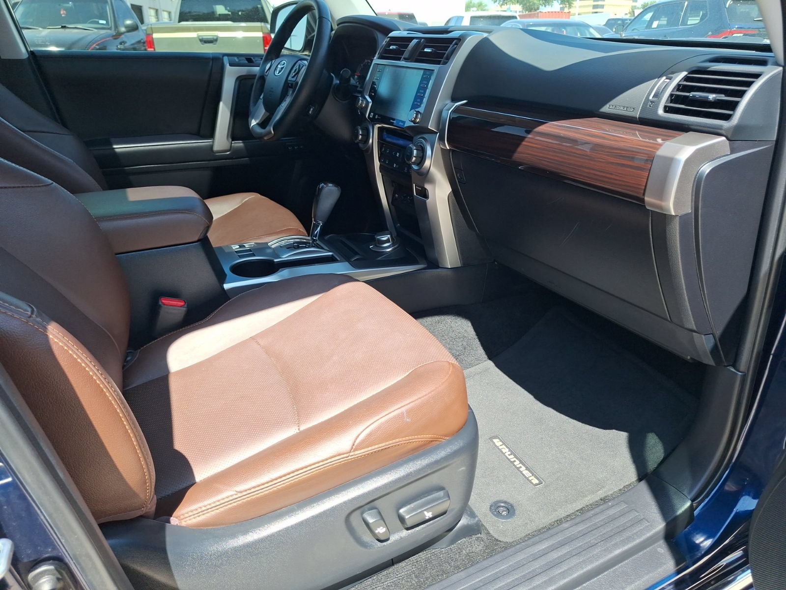Used 2024 Toyota 4Runner Limited AWD/4WD image 33