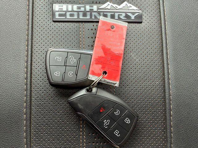 Used 2026 Chevrolet Silverado 2500 High Country w/ Technology Package AWD/4WD image 16