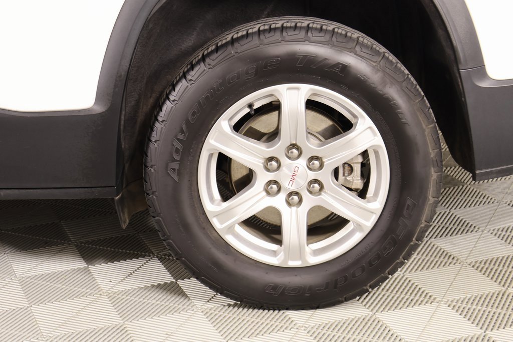 Used 2018 GMC Acadia SLE image 18